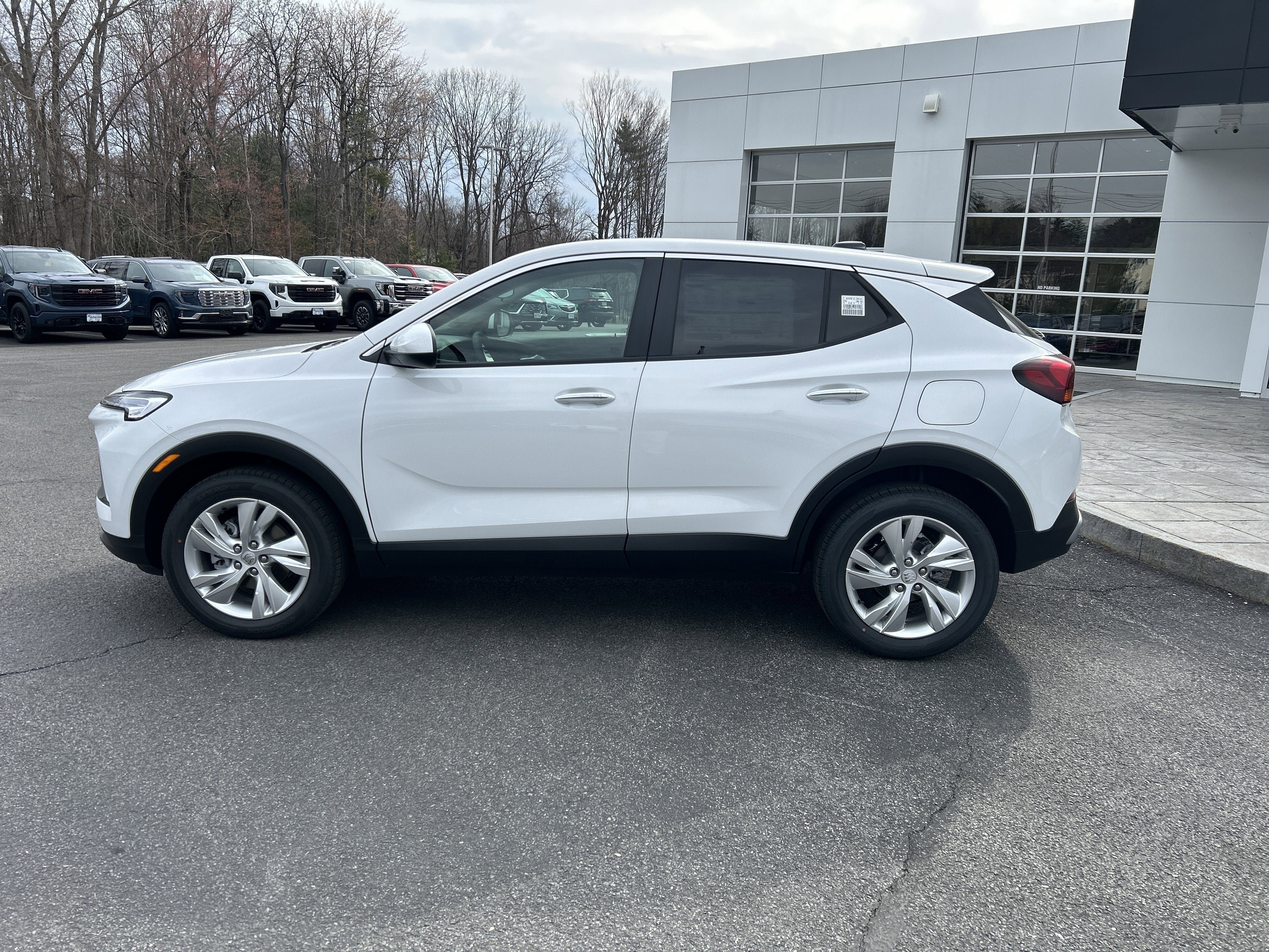 New 2026 Buick Encore GX Preferred w/ Comfort Package AWD/4WD image 2