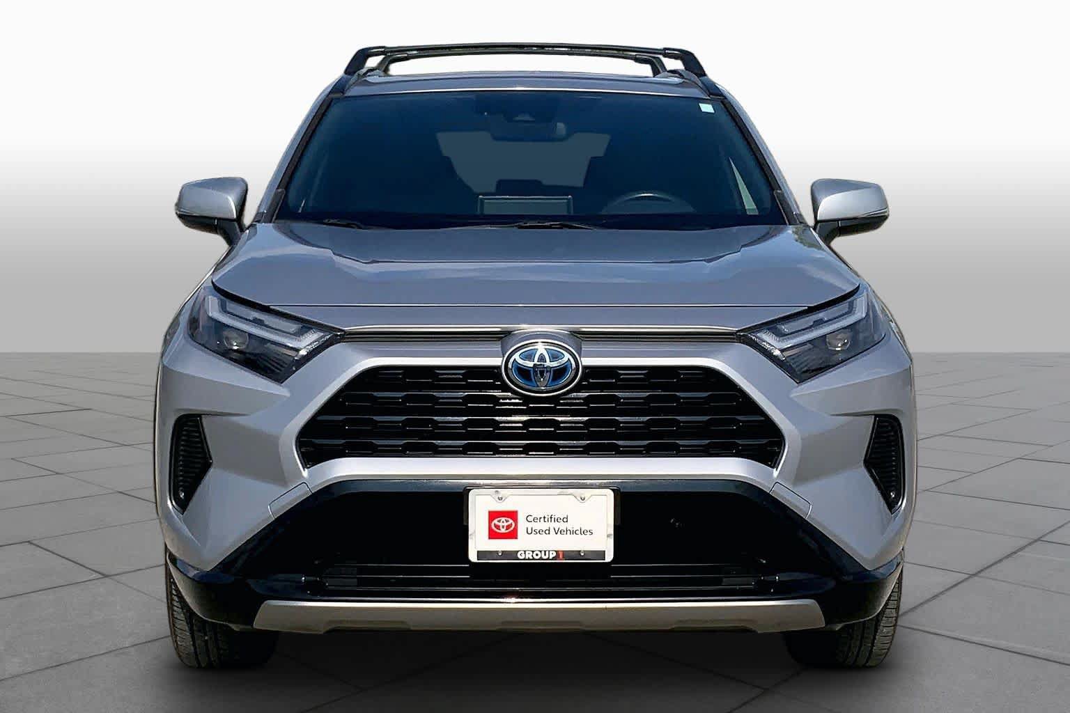 Used 2023 Toyota RAV4 SE w/ Convenience Package AWD/4WD image 4