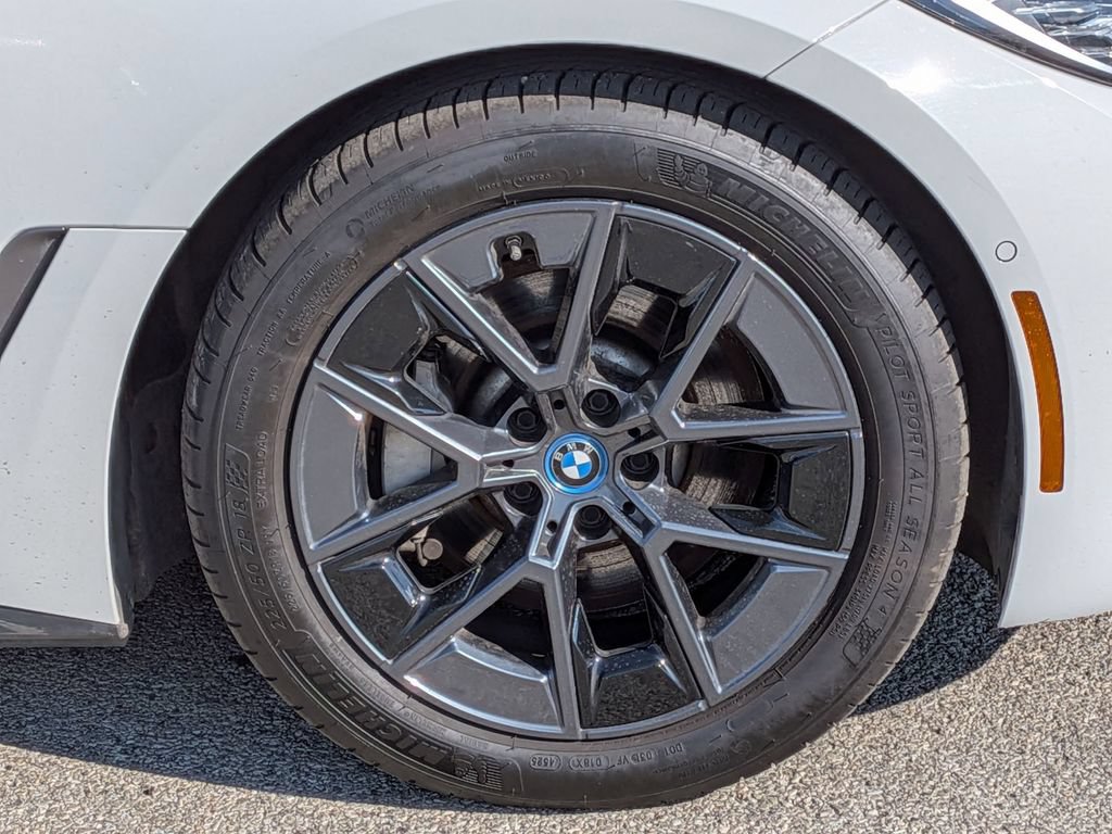 Used 2024 BMW i4 xDrive40i AWD/4WD image 9