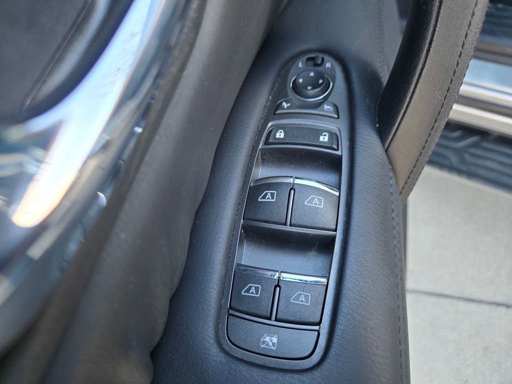 Used 2022 Nissan Armada SL image 34