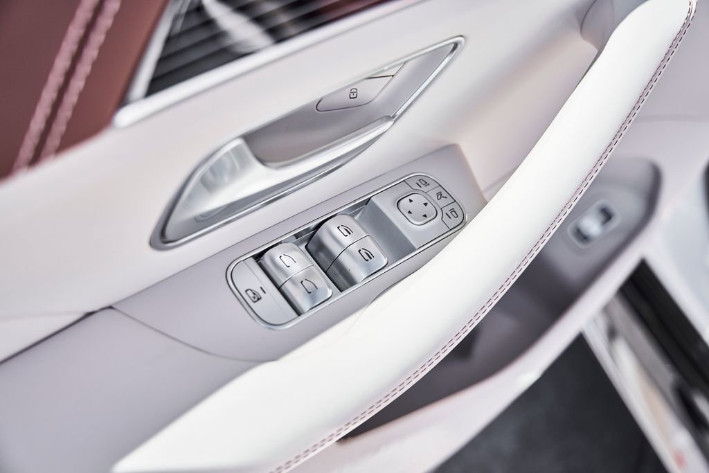 Used 2026 Mercedes-Benz Maybach GLS 600 4MATIC image 34