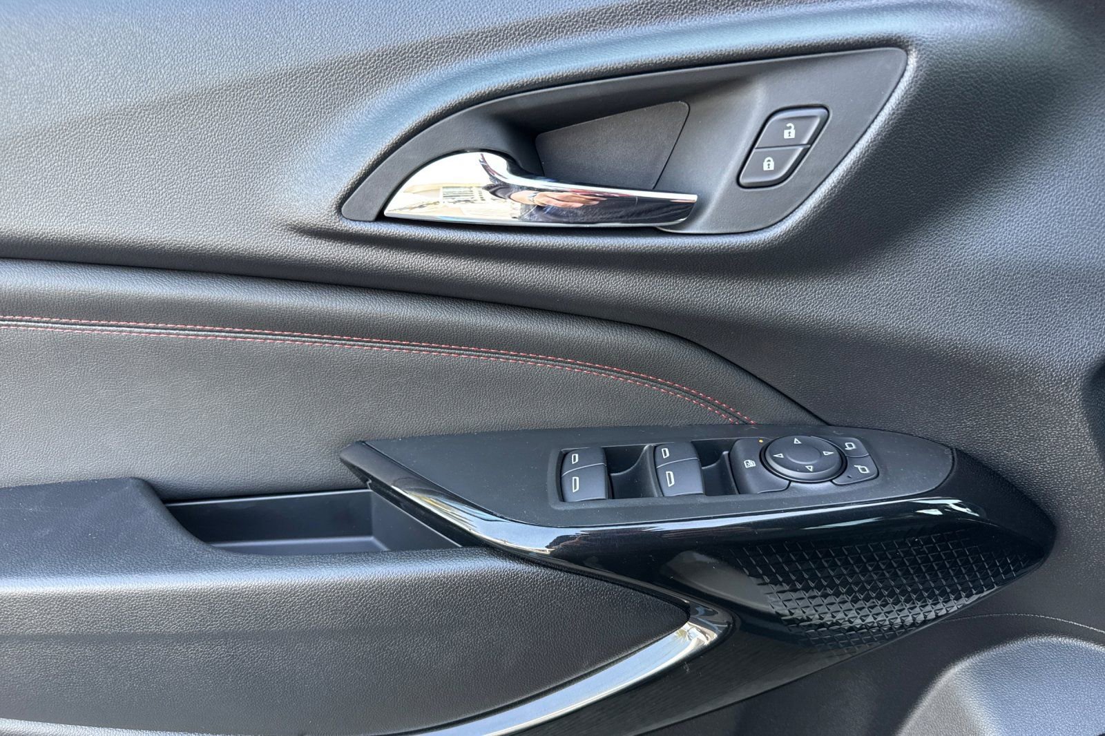 New 2026 Chevrolet Trax RS w/ Driver Confidence Package image 10