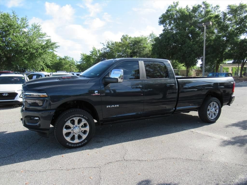 New 2026 RAM 2500 Laramie AWD/4WD image 4