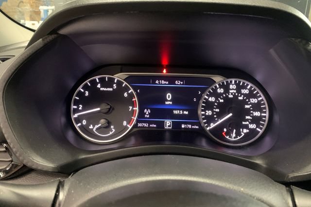 Used 2024 Nissan Sentra SV FWD image 27