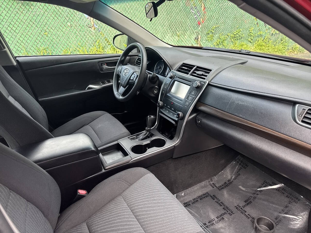 Used 2016 Toyota Camry LE FWD image 25