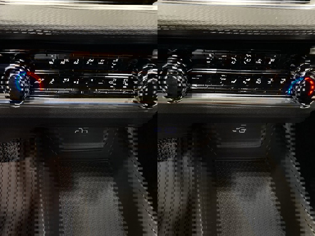 New 2026 Chevrolet Equinox LT w/ Convenience Package II image 21