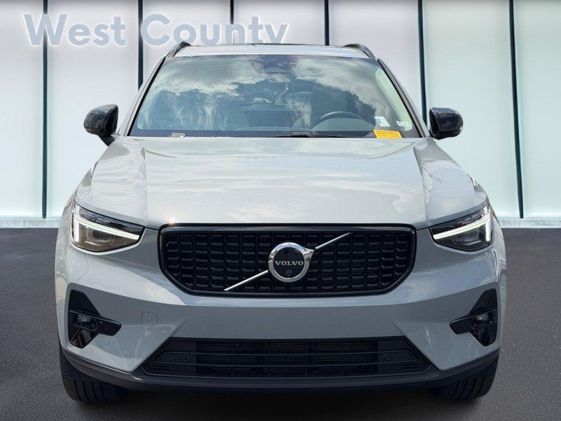 Certified 2026 Volvo XC40 B5 Plus AWD/4WD image 10