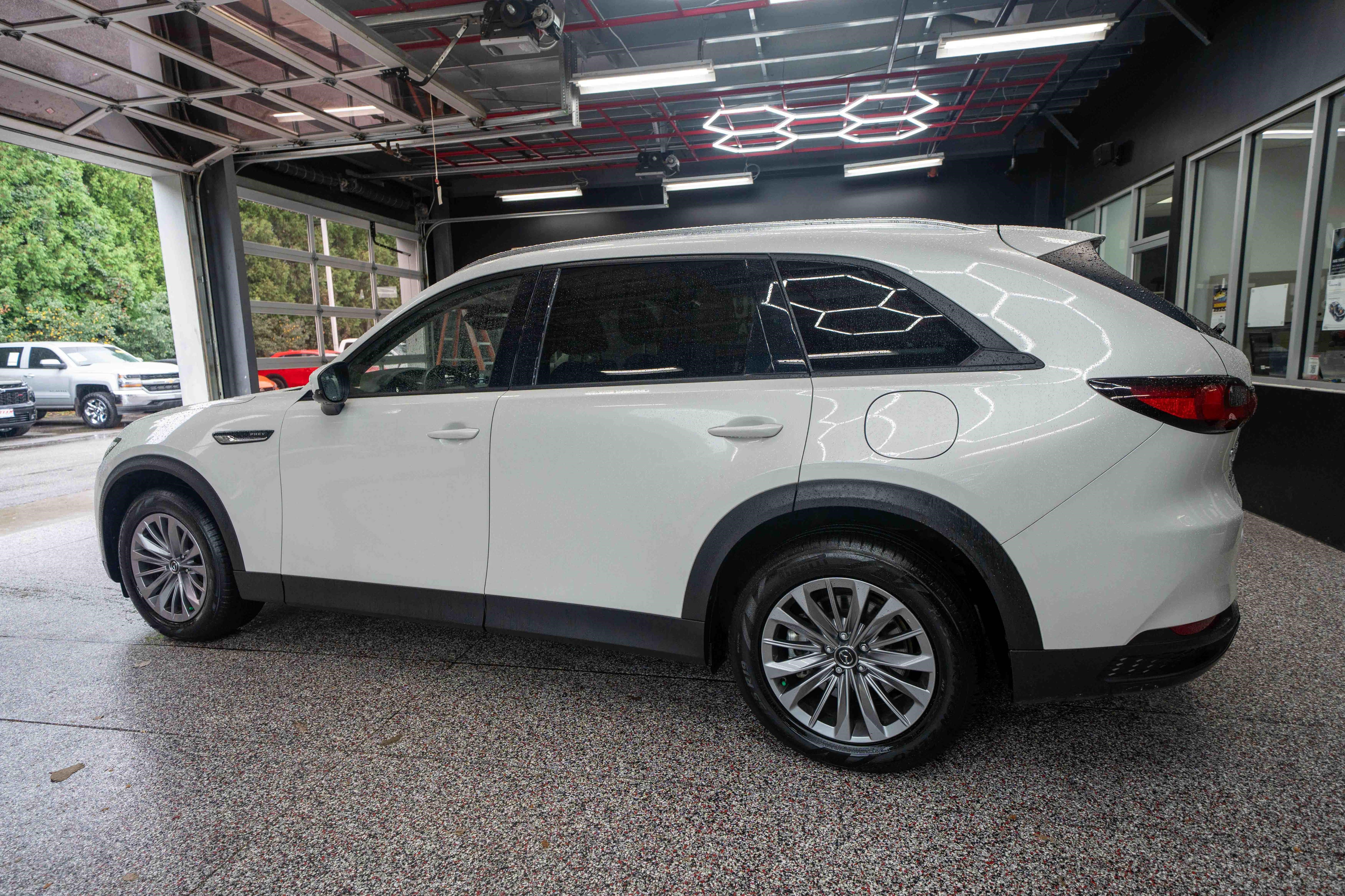 Used 2024 MAZDA CX-90 Plug-In Hybrid w/ Preferred AWD/4WD image 2