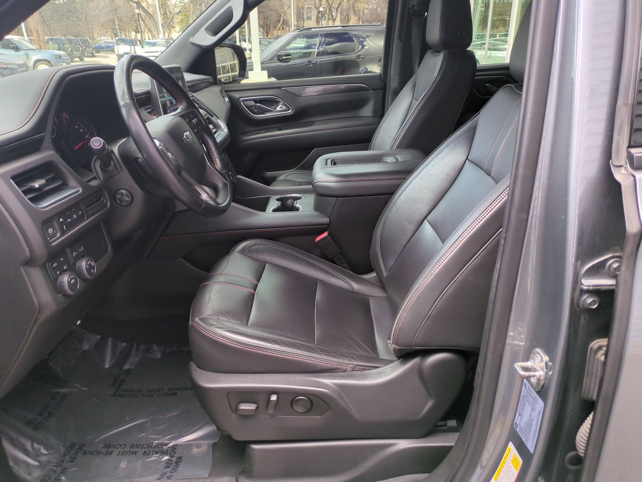 Used 2021 Chevrolet Tahoe RST w/ Luxury Package AWD/4WD image 15