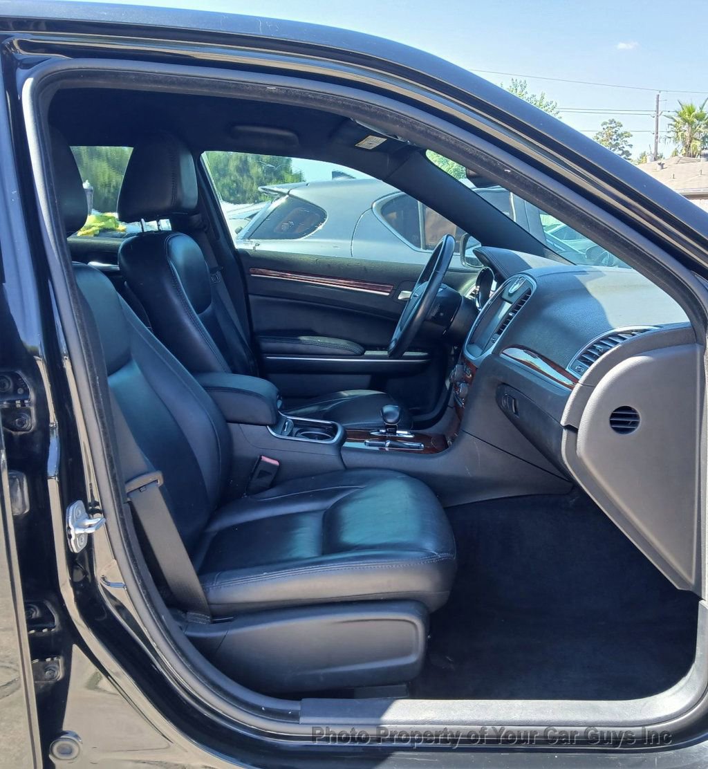 Used 2013 Chrysler 300 image 11
