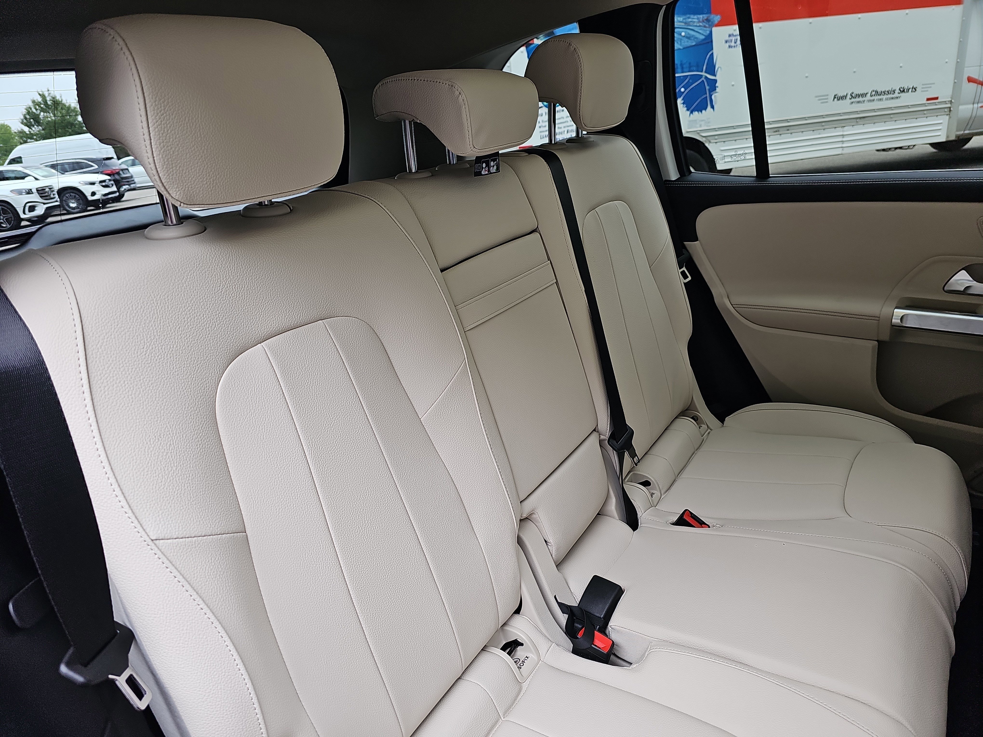 New 2026 Mercedes-Benz GLB 250 image 12