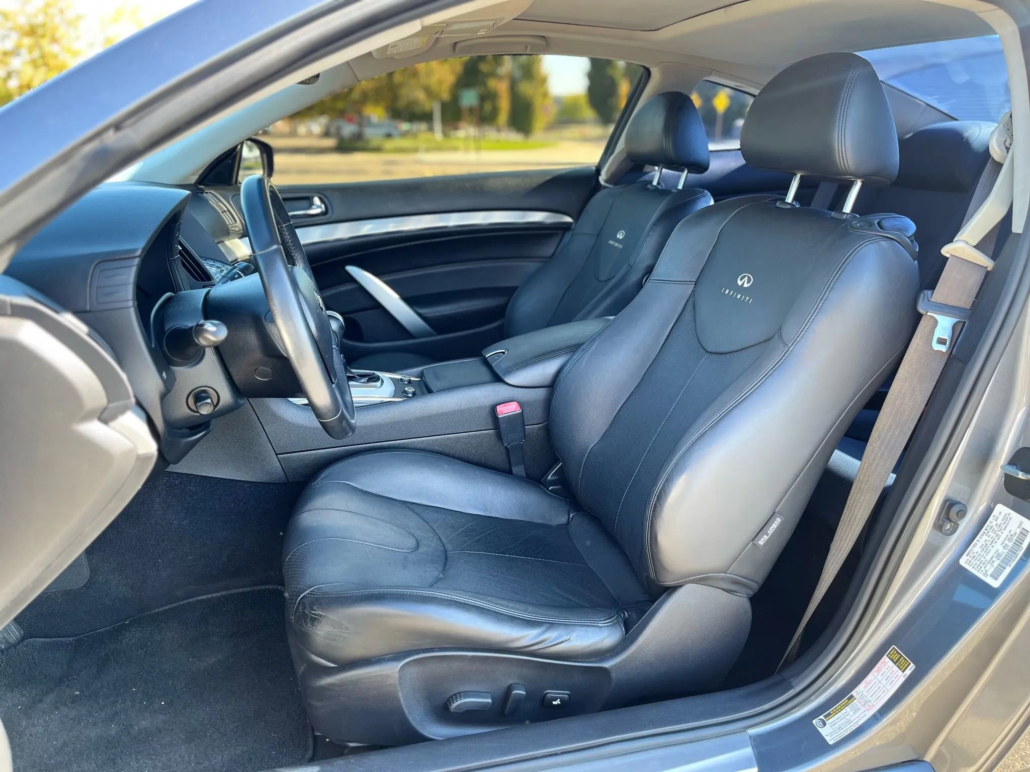 Used 2014 INFINITI Q60 Journey w/ Premium Package image 11