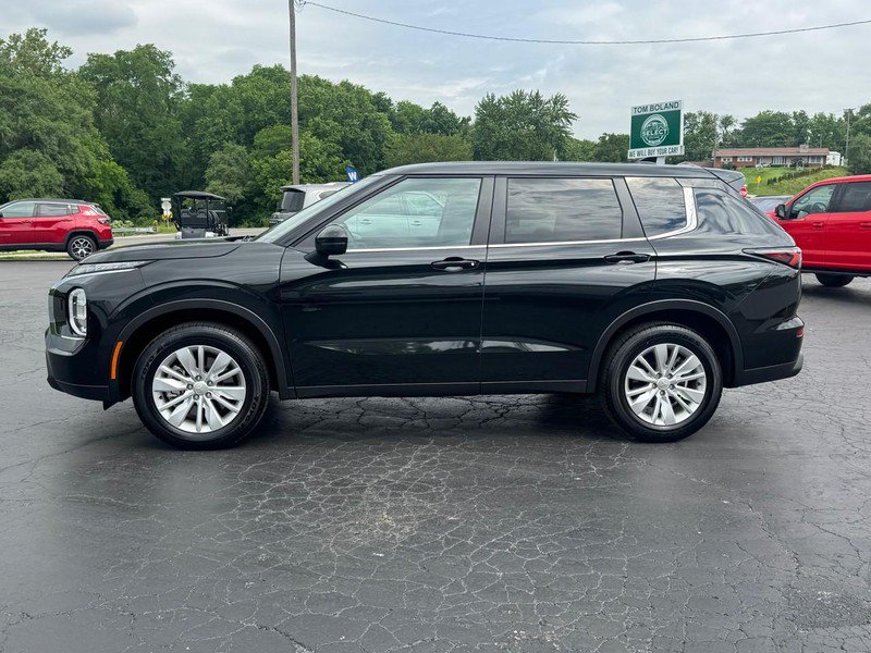 Used 2025 Mitsubishi Outlander ES AWD/4WD image 4
