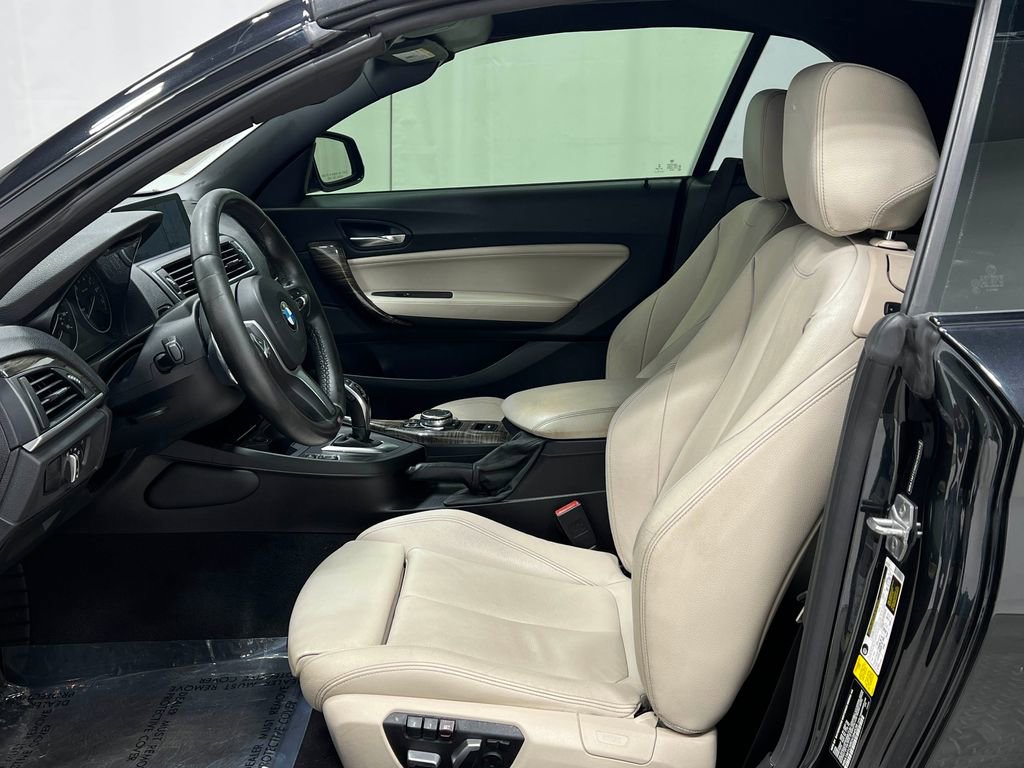 Used 2016 BMW M235i Convertible RWD image 12
