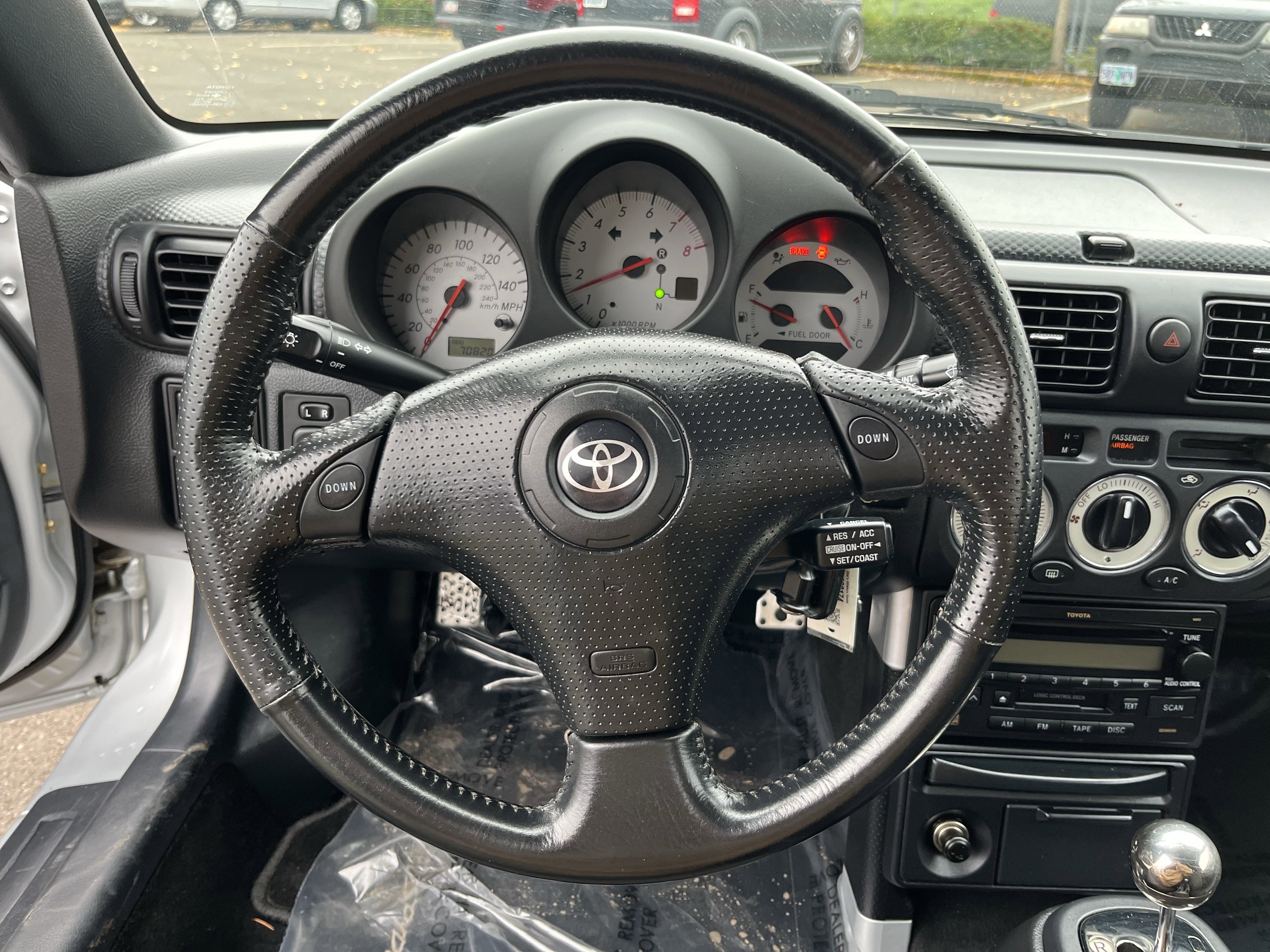 Used 2004 Toyota MR2 image 12