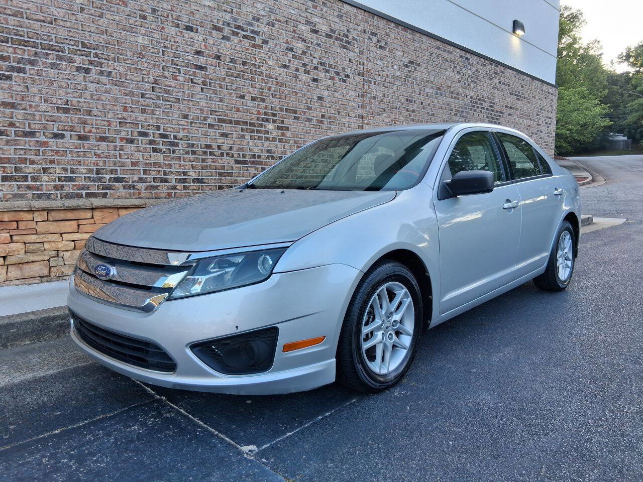 Used 2010 Ford Fusion S FWD image 1