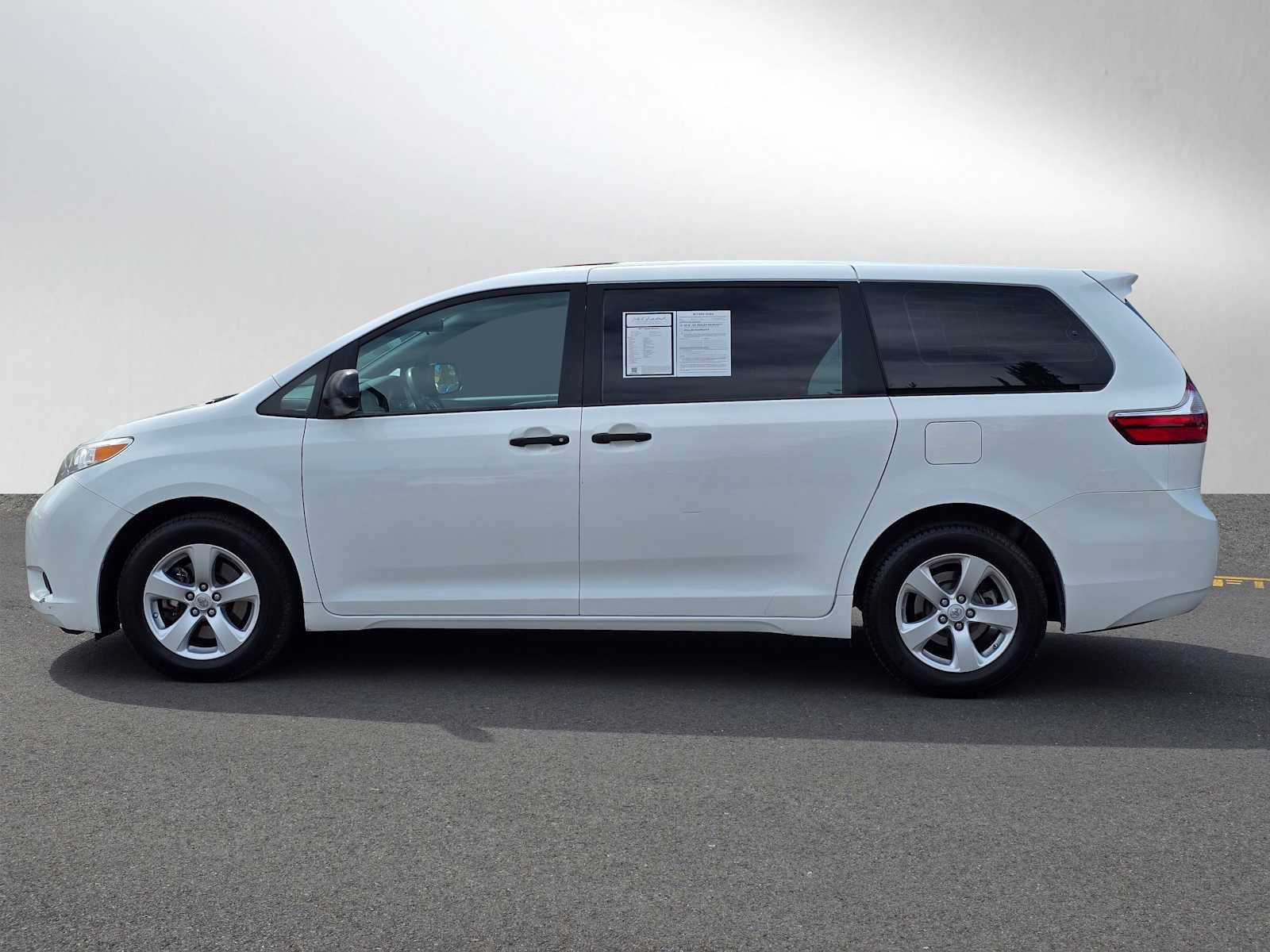 Used 2017 Toyota Sienna L FWD image 6