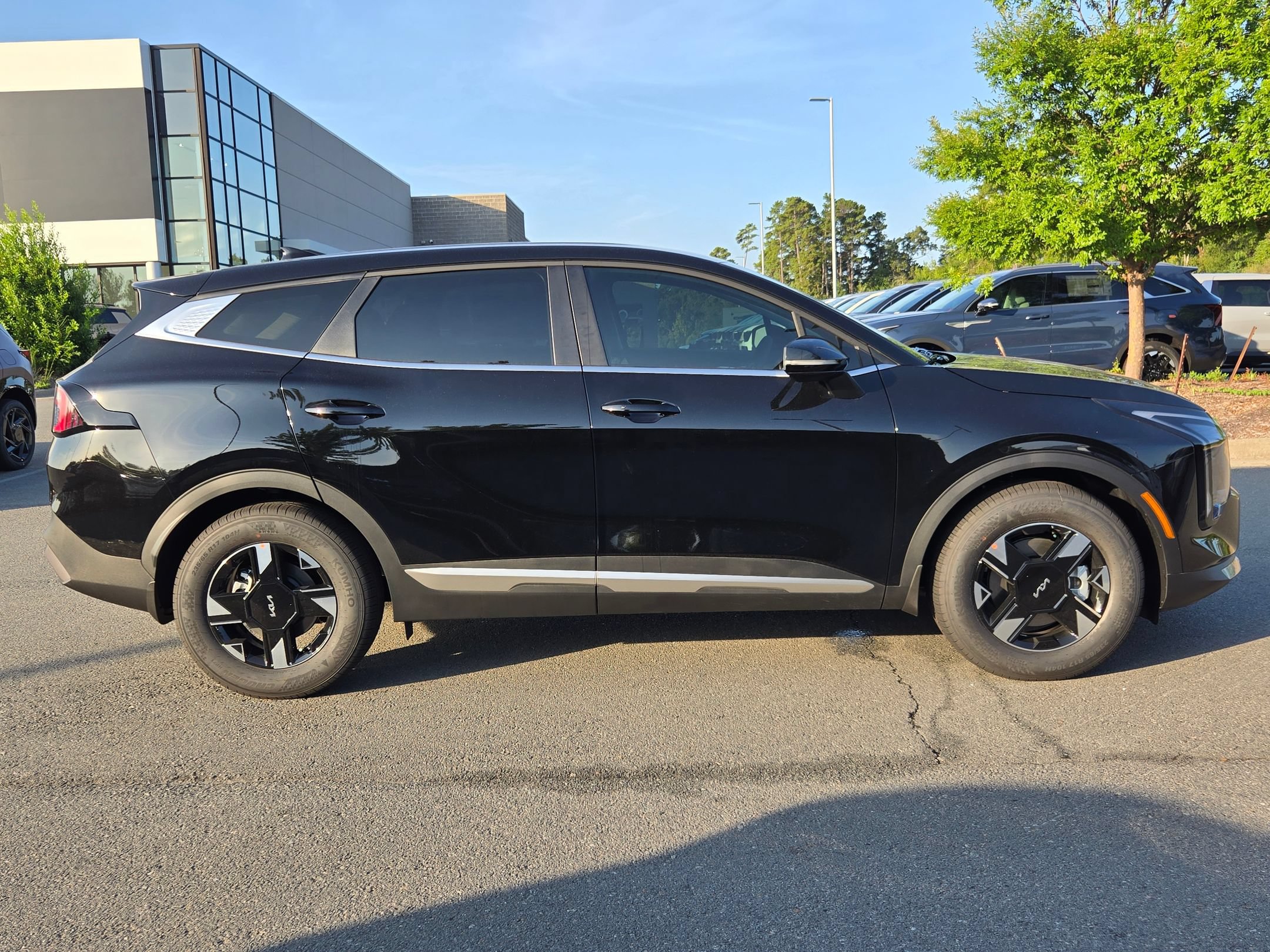New 2026 Kia Sportage LX w/ LX Convenience Package FWD image 8
