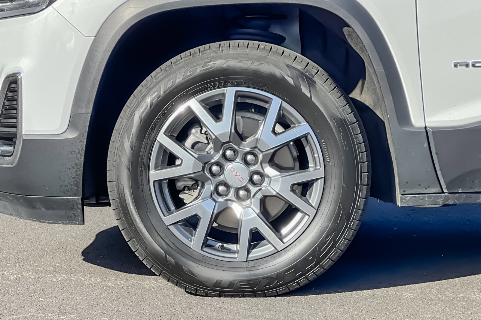 Used 2023 GMC Acadia SLT image 39