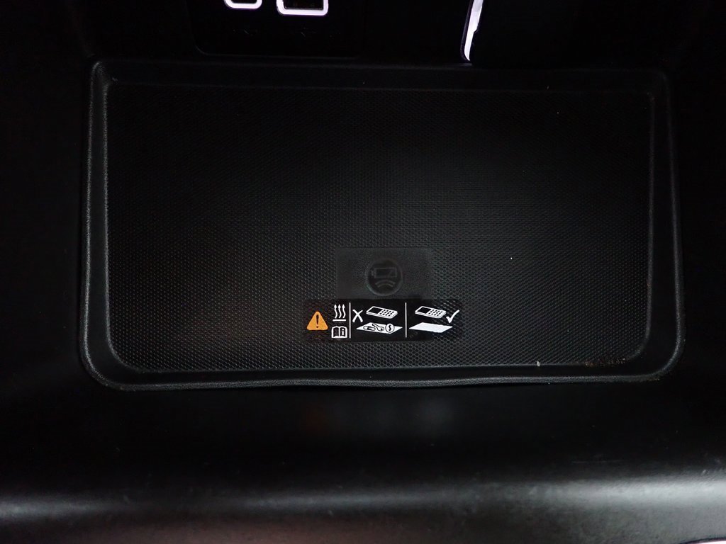 Used 2023 Chevrolet Suburban LT image 7