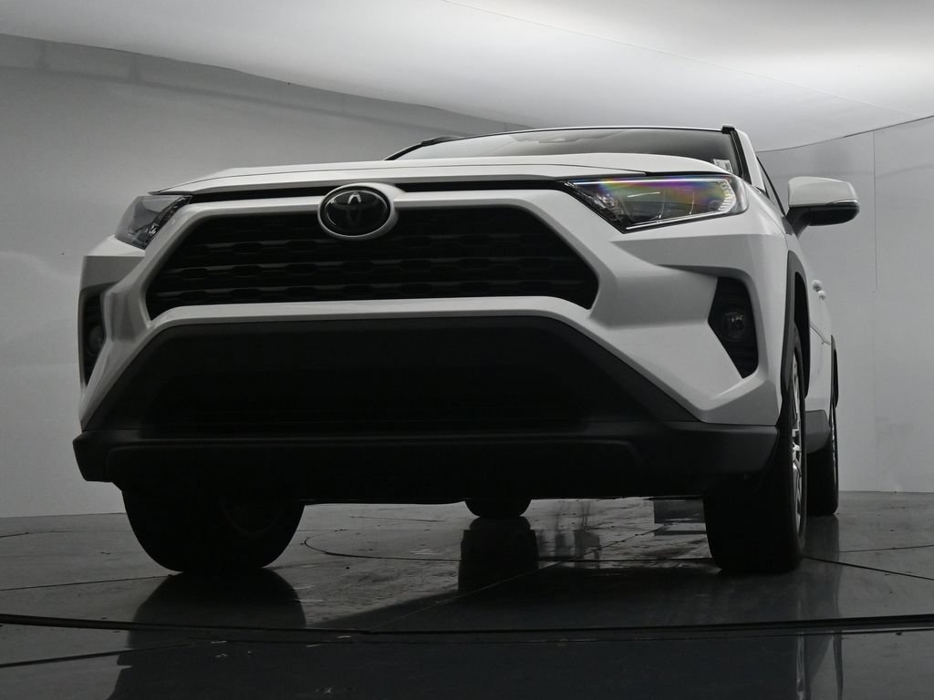 Used 2019 Toyota RAV4 XLE Premium w/ Cold Weather Package AWD/4WD image 37