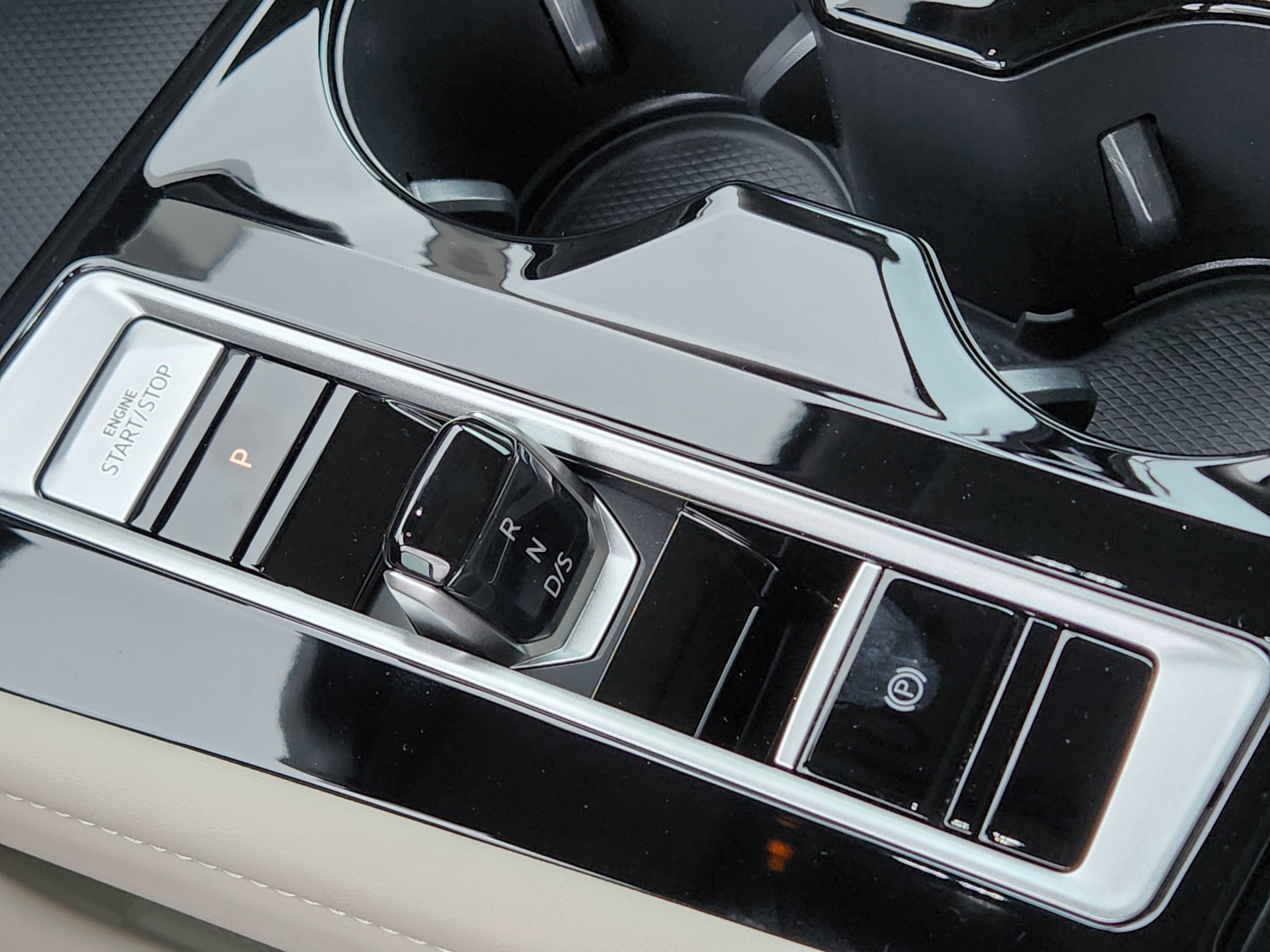 New 2025 Volkswagen Atlas SEL Premium R-Line image 13