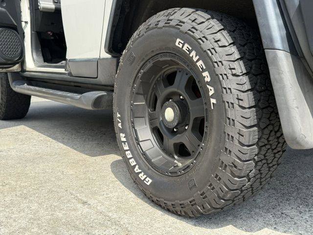 Used 2010 Toyota FJ Cruiser 4WD image 34