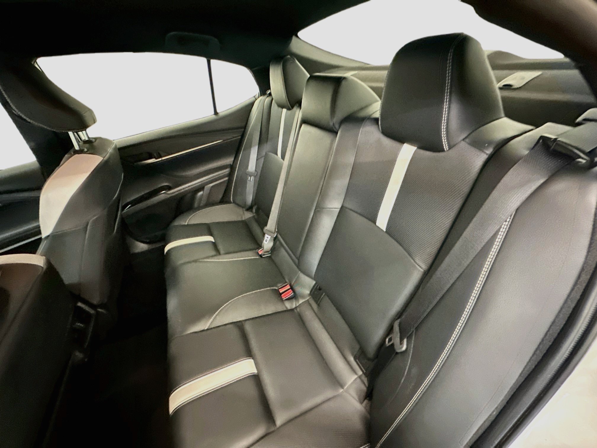 Used 2025 Toyota Camry SE FWD image 29