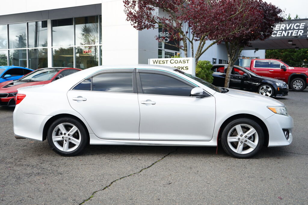 Used 2014 Toyota Camry SE image 6