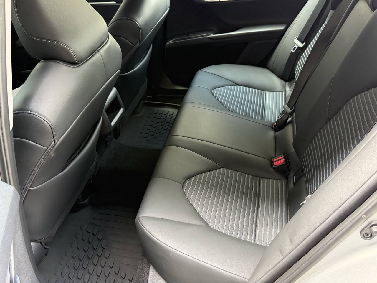 Used 2024 Toyota Camry SE FWD image 18