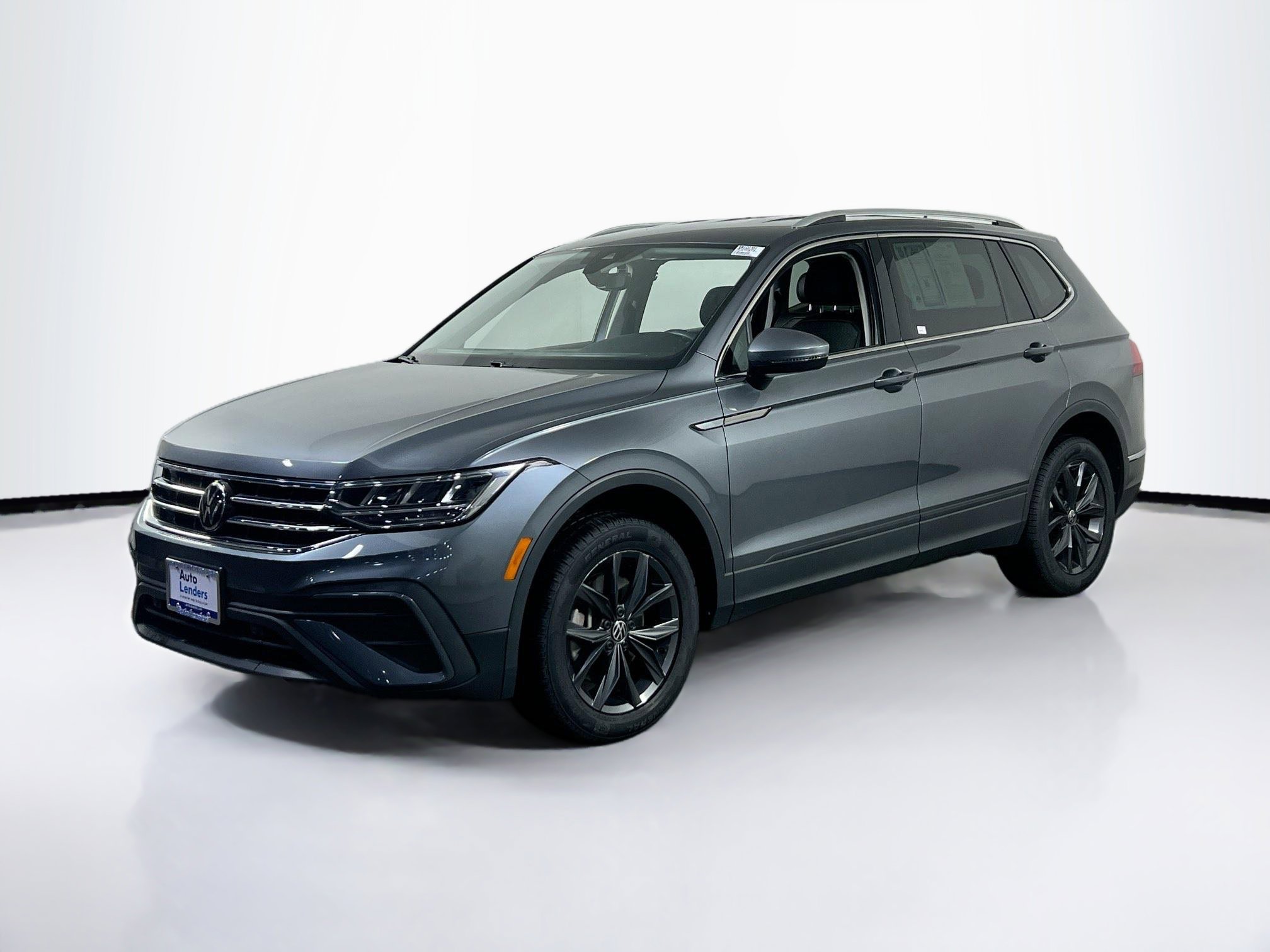 Used 2022 Volkswagen Tiguan SE AWD/4WD image 1