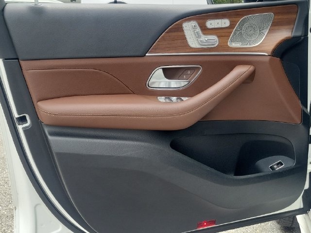 Used 2025 Mercedes-Benz GLS 450 4MATIC image 20