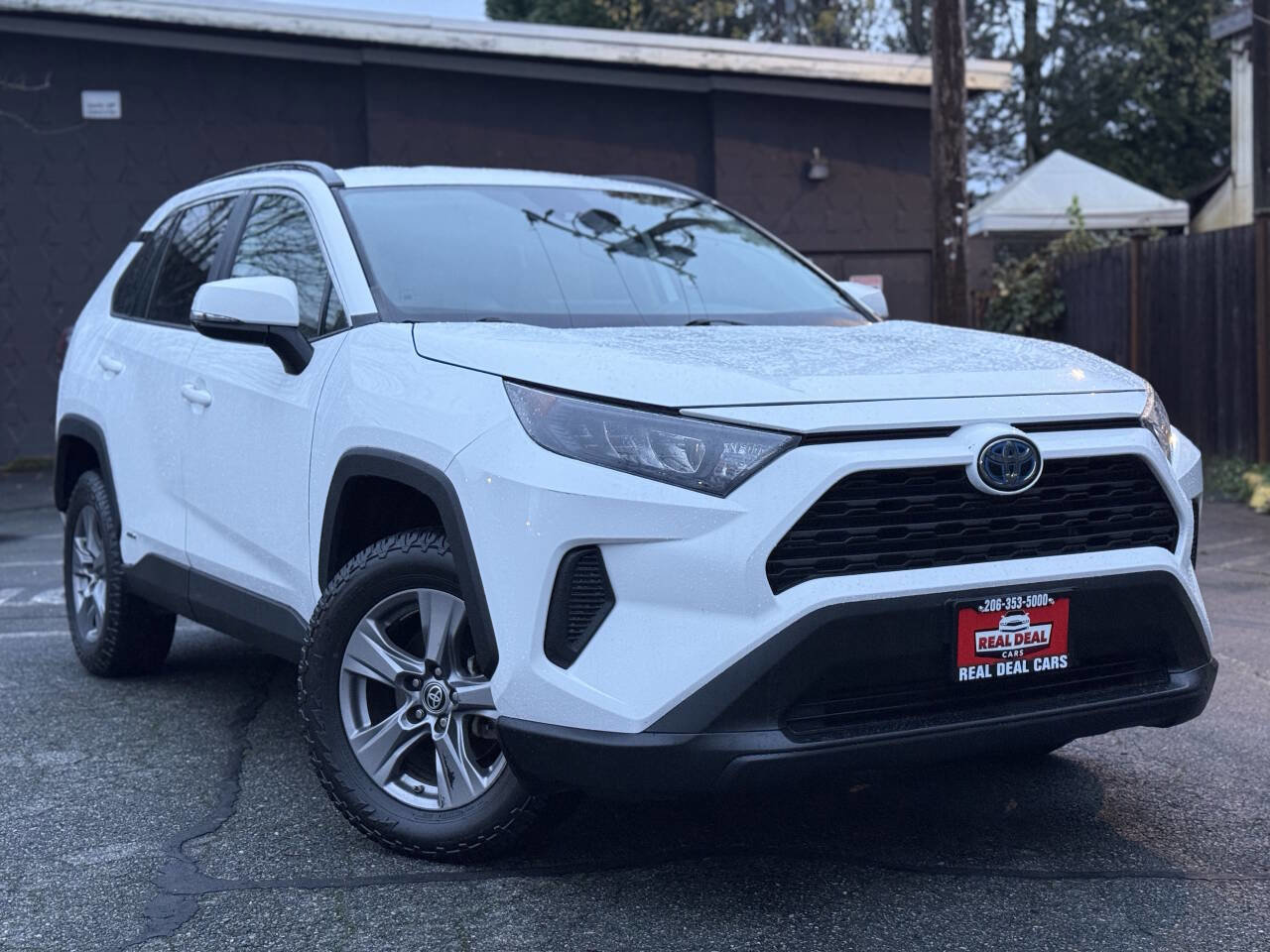 Used 2022 Toyota RAV4 LE image 3
