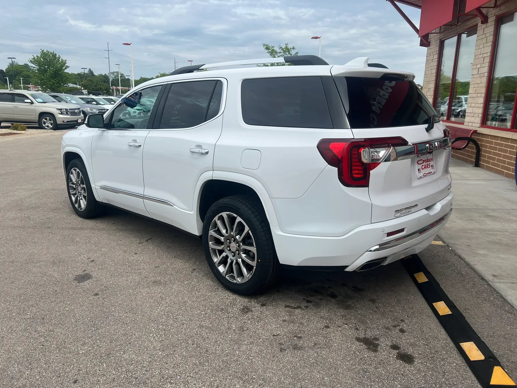 Used 2023 GMC Acadia Denali AWD/4WD image 5