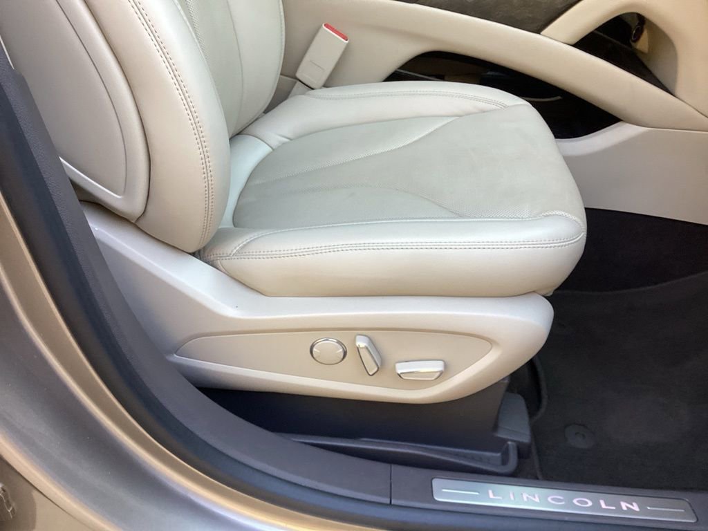 Used 2020 Lincoln Nautilus Reserve w/ Cargo Utility Package image 31