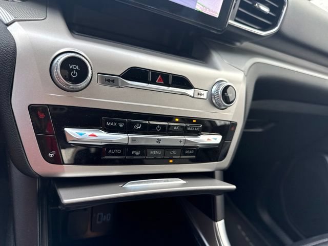 Certified 2022 Ford Explorer XLT w/ Equipment Group 202A RWD image 41