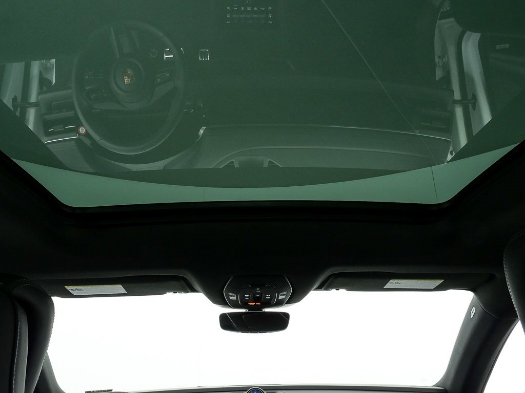 New 2025 Porsche Macan 4S Electric image 21