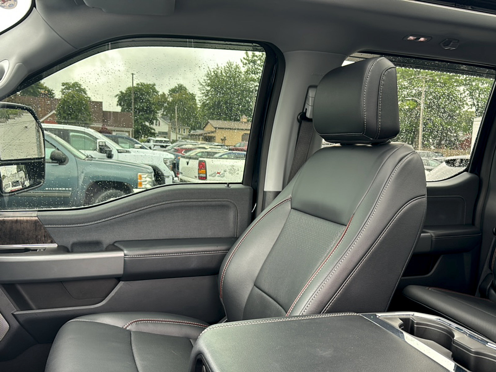 Used 2024 Ford F350 Lariat w/ Black Appearance Package AWD/4WD image 8