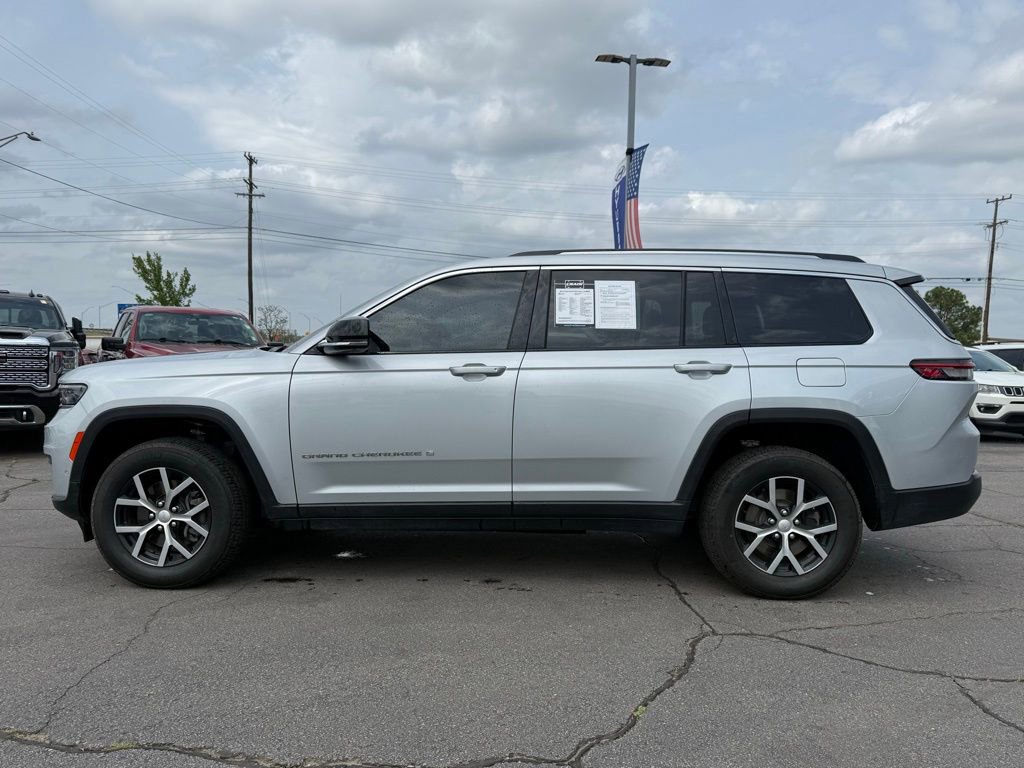 Used 2023 Jeep Grand Cherokee L Limited w/ Luxury Tech Group II AWD/4WD image 4