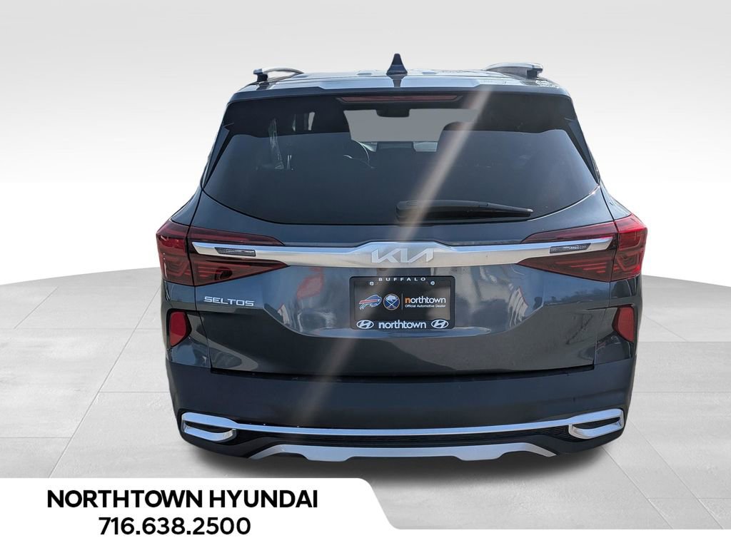 Used 2023 Kia Seltos EX image 16
