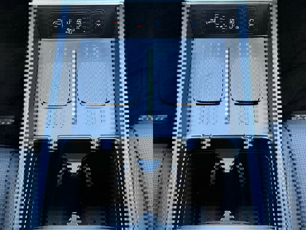 Used 2025 Hyundai Santa Fe Limited image 26