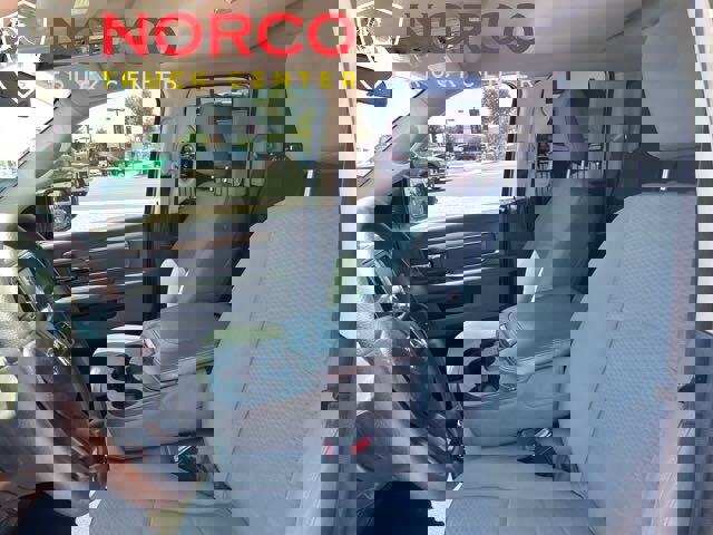 Used 2017 RAM 1500 Classic SLT image 16