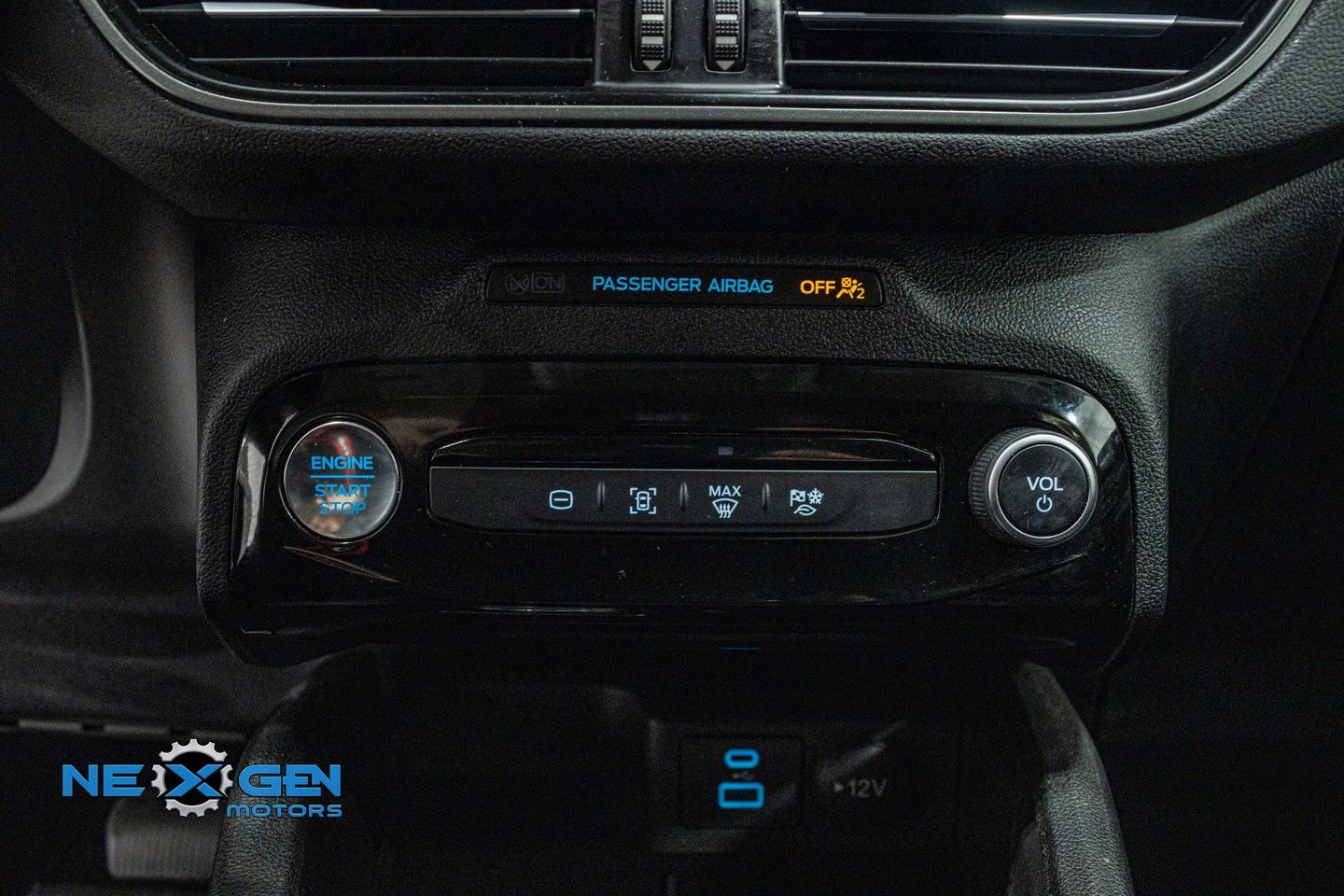 Used 2023 Ford Escape SE image 19