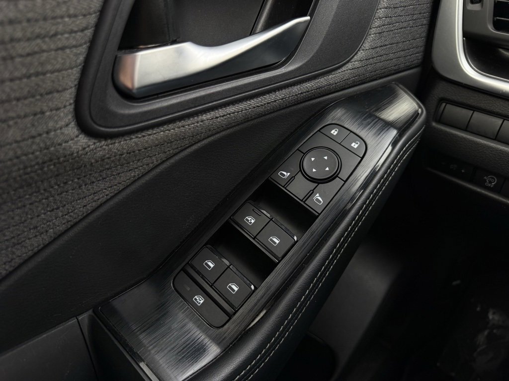 Used 2023 Nissan Rogue SV image 11