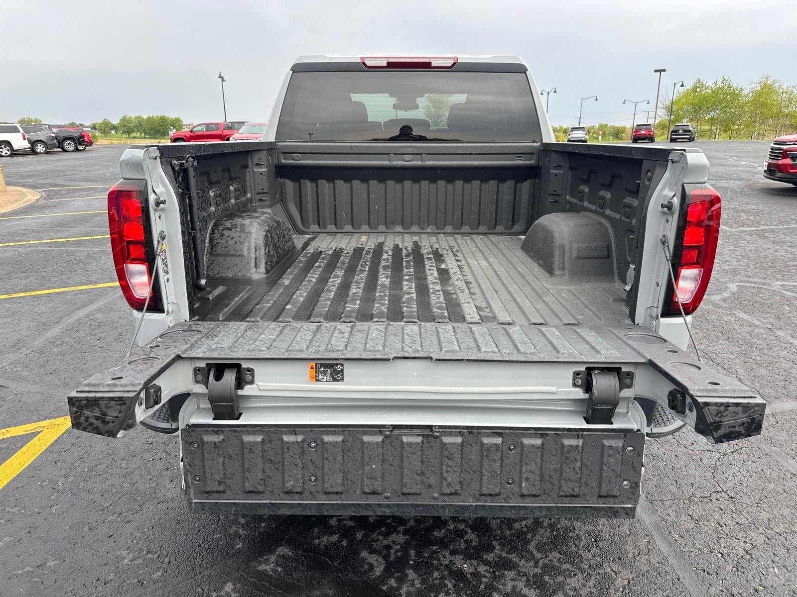 Used 2024 GMC Sierra 1500 Elevation AWD/4WD image 4