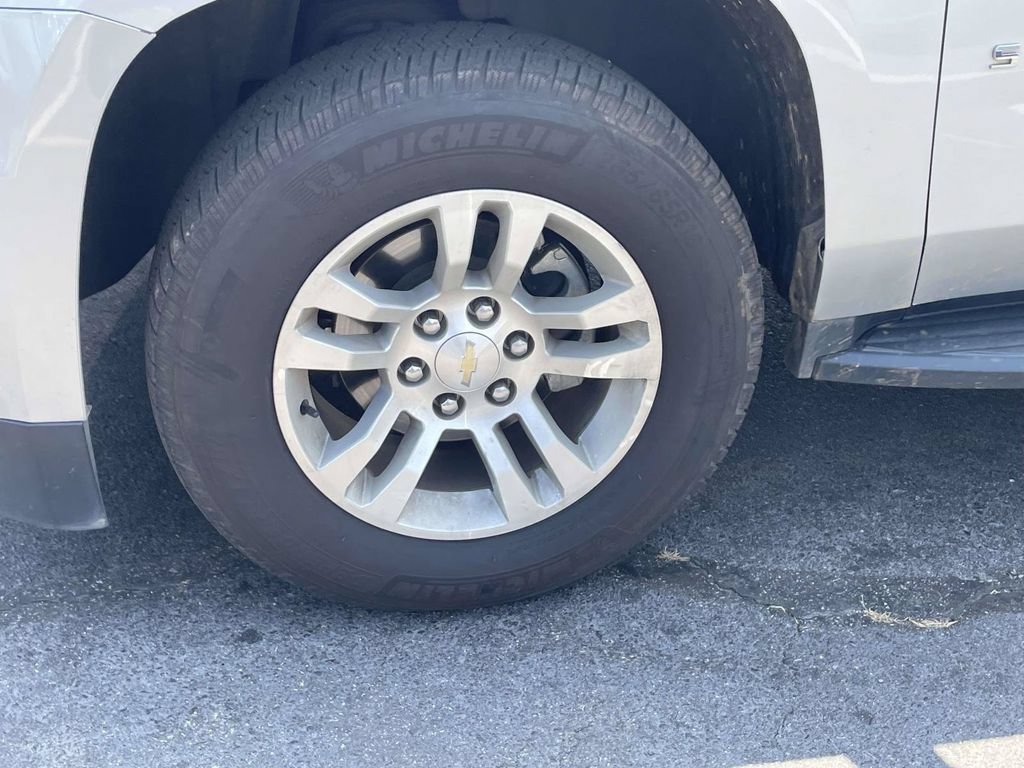 Used 2018 Chevrolet Suburban LT AWD/4WD image 11