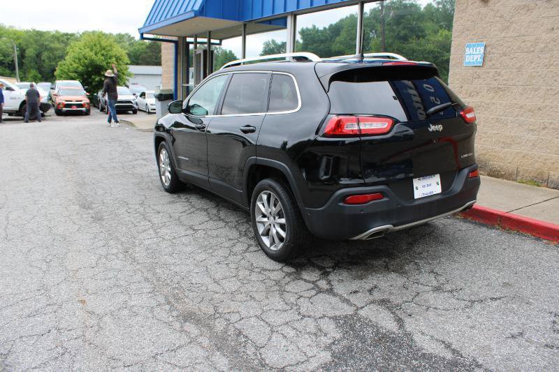 Used 2018 Jeep Cherokee Limited w/ Technology Group FWD image 4