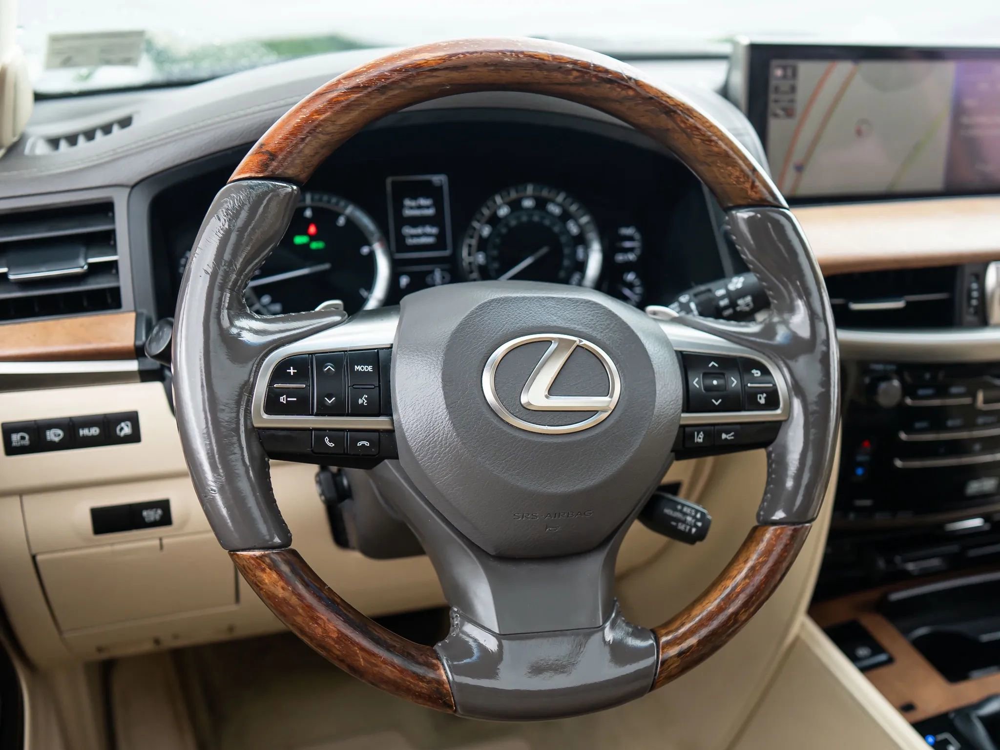 Used 2017 Lexus LX 570 4WD w/ Luxury Package image 41
