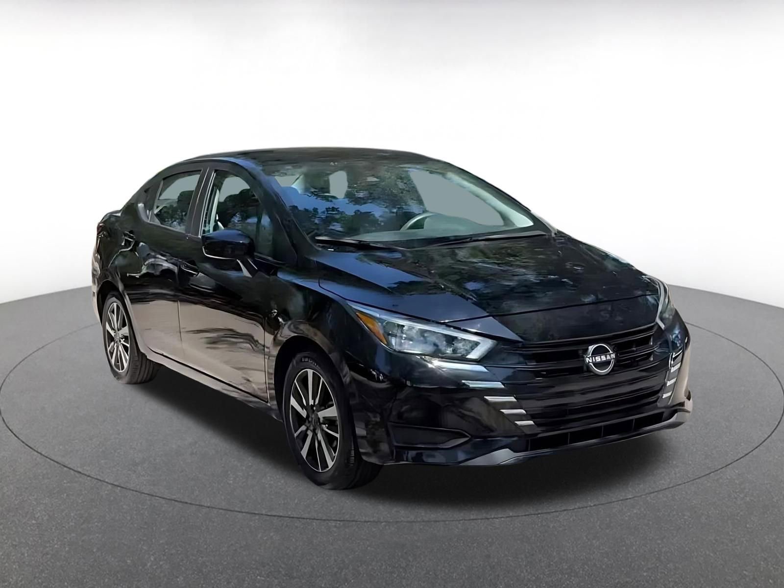 Used 2025 Nissan Versa SV FWD image 3