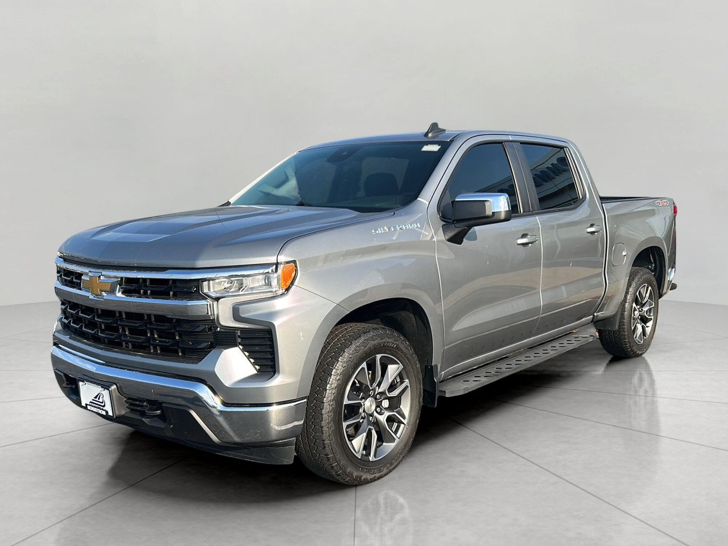 Used 2024 Chevrolet Silverado 1500 LT AWD/4WD image 3